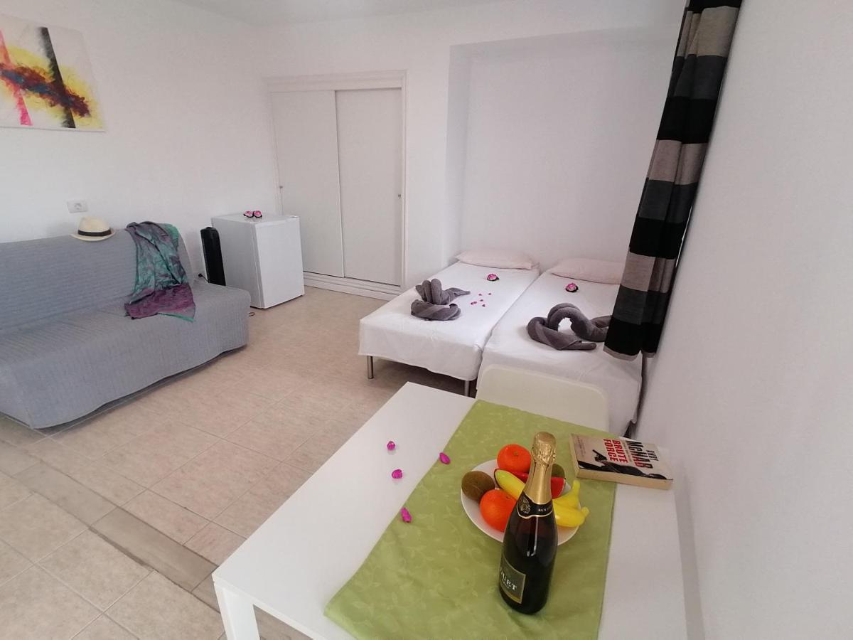 Small Studio, 50 M Front Of The Ocean & Free Wifi Playa Feñabe Exterior foto